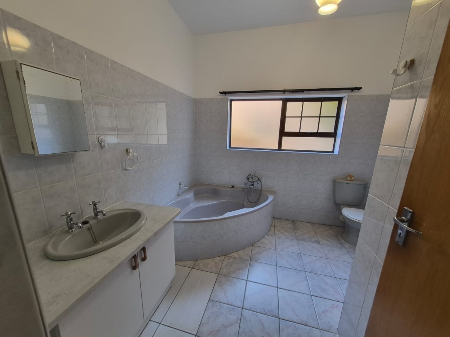 4 Bedroom Property for Sale in Dana Bay Western Cape